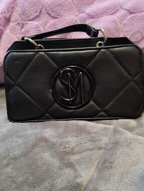 Black Quilted Handbag with Monogram Accent - Women Bags Steve Madden Brand New.
